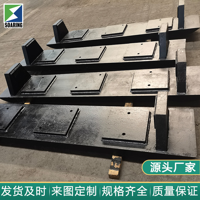 堆焊耐磨襯板:工業設備的可靠守護者——以濟南韶欣耐磨材料有限公司產品為例